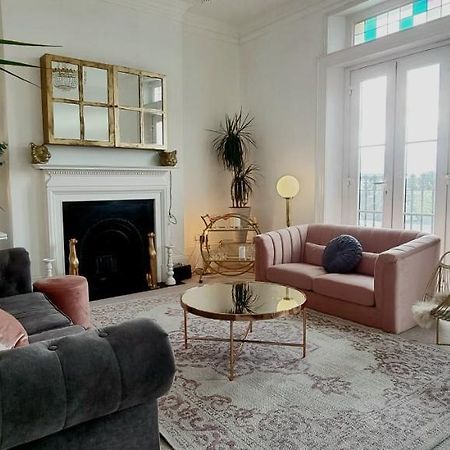 Elegant 5 Bed 4 Bath 'Vogue House' Parisian Style Home Margate Dış mekan fotoğraf