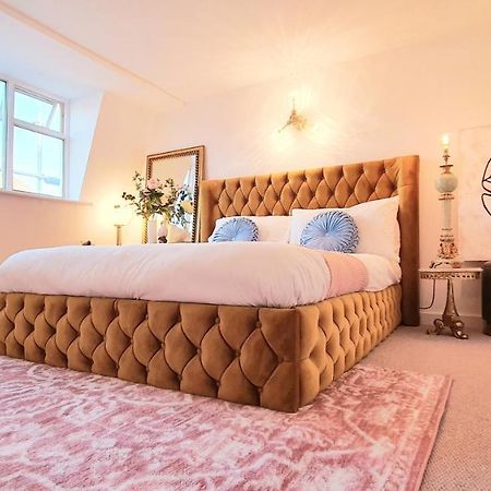Elegant 5 Bed 4 Bath 'Vogue House' Parisian Style Home Margate Dış mekan fotoğraf