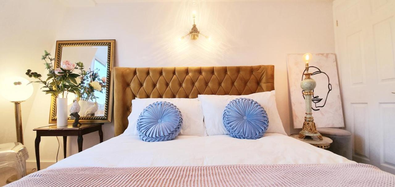Elegant 5 Bed 4 Bath 'Vogue House' Parisian Style Home Margate Dış mekan fotoğraf