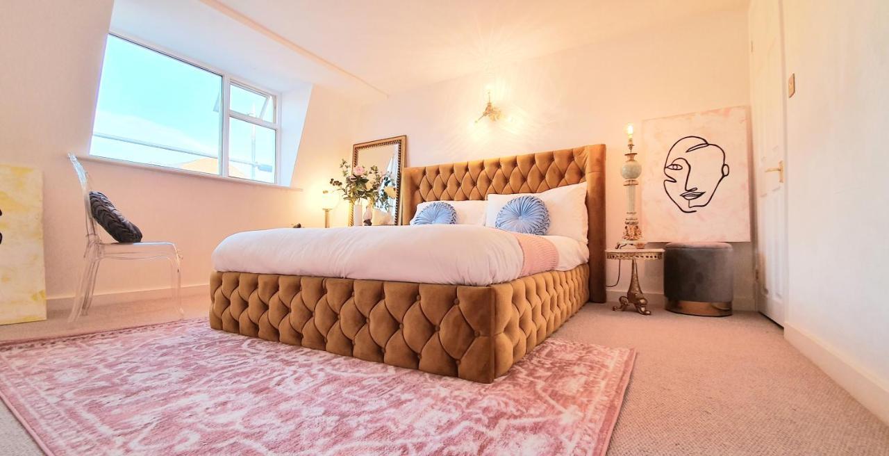 Elegant 5 Bed 4 Bath 'Vogue House' Parisian Style Home Margate Dış mekan fotoğraf
