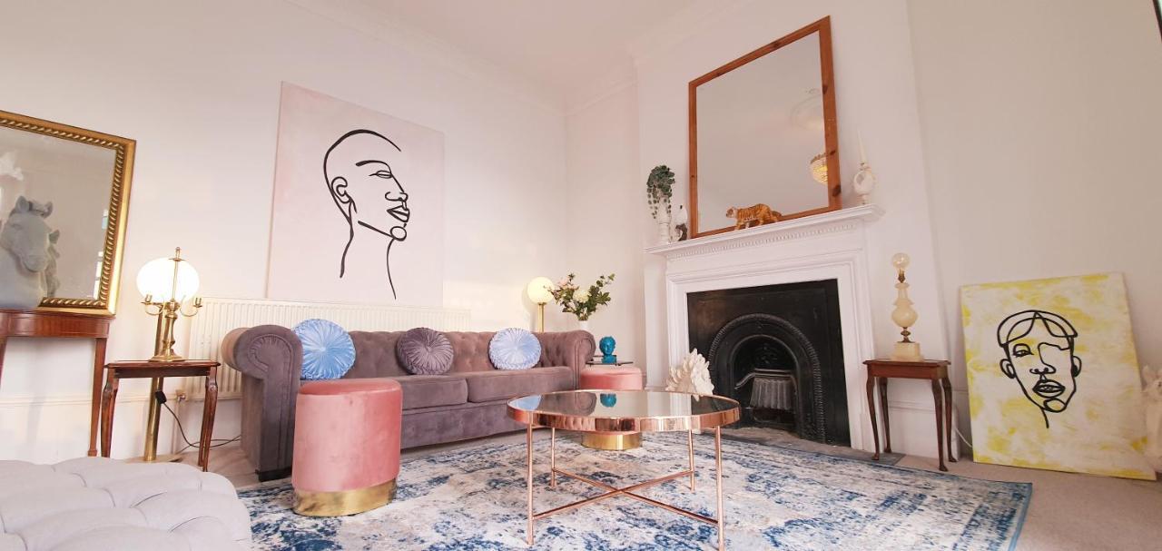 Elegant 5 Bed 4 Bath 'Vogue House' Parisian Style Home Margate Dış mekan fotoğraf