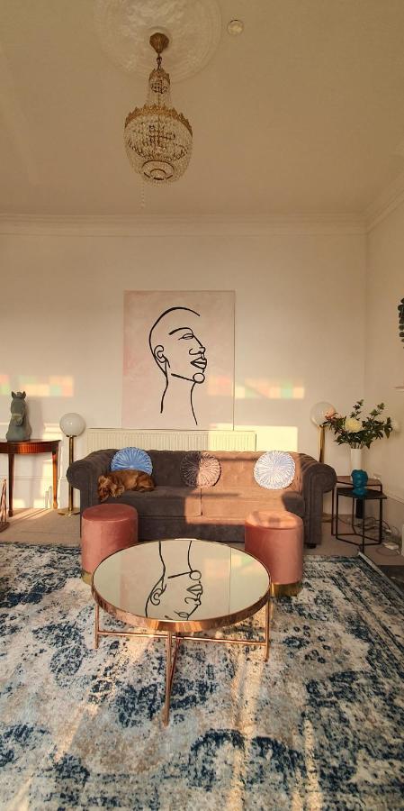 Elegant 5 Bed 4 Bath 'Vogue House' Parisian Style Home Margate Dış mekan fotoğraf