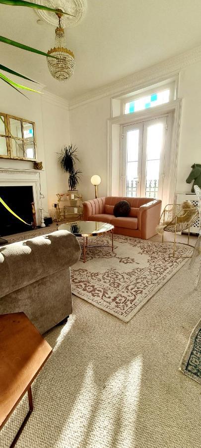 Elegant 5 Bed 4 Bath 'Vogue House' Parisian Style Home Margate Dış mekan fotoğraf
